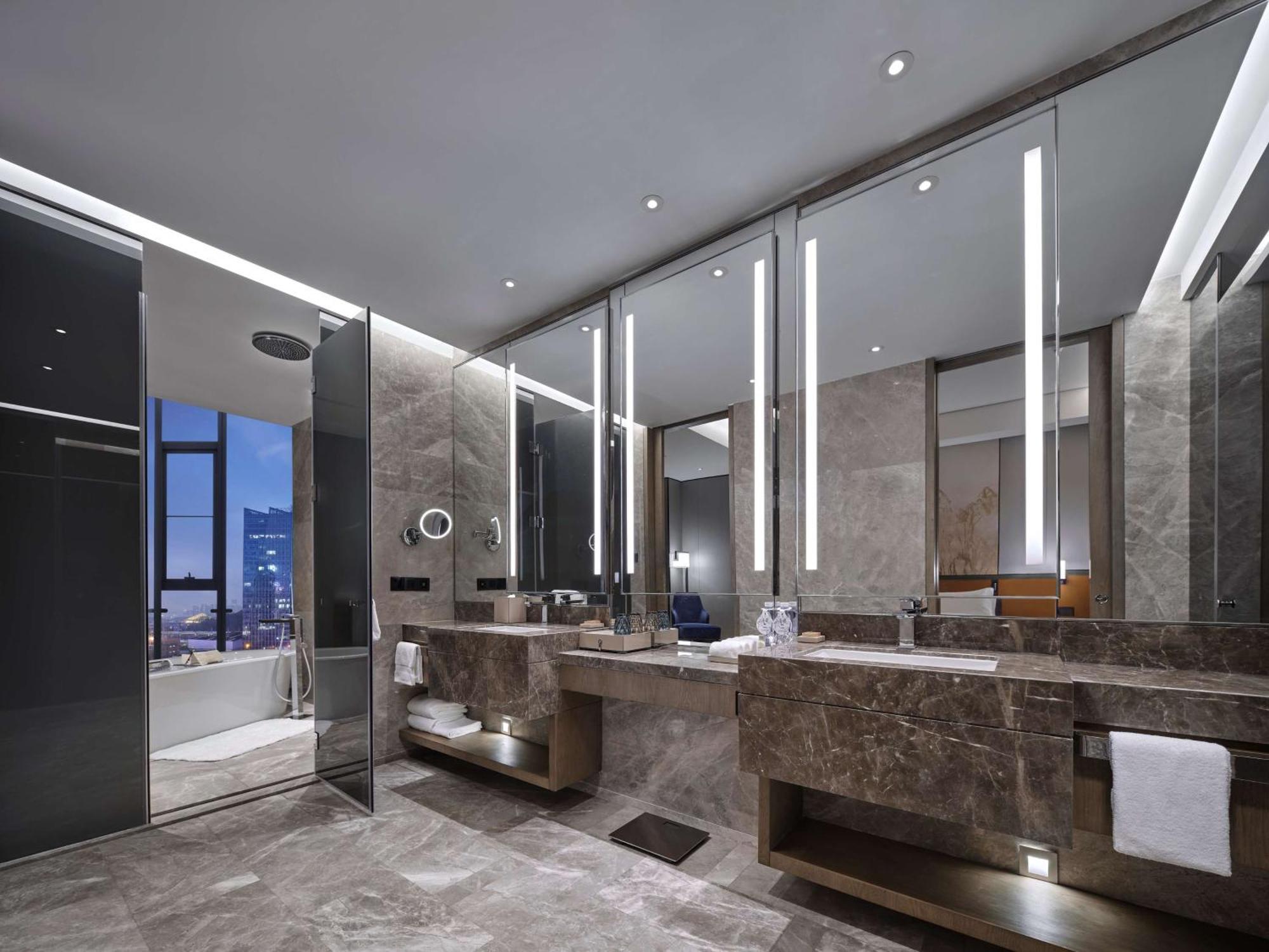 Hilton Guiyang Hotel Гуейян Екстериор снимка